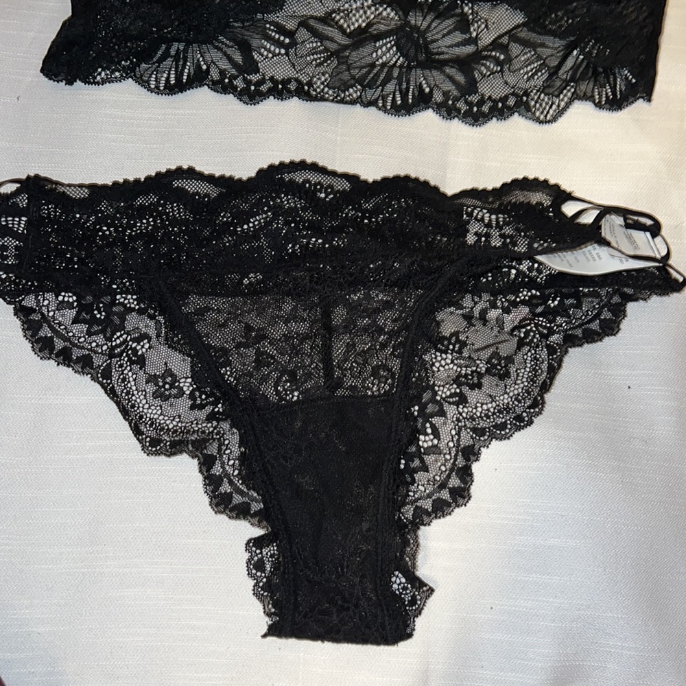 New with tags sexy lace bra and panty